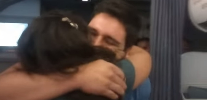 Romántica propuesta de matrimonio se tomó vuelo Santiago-Puerto Montt