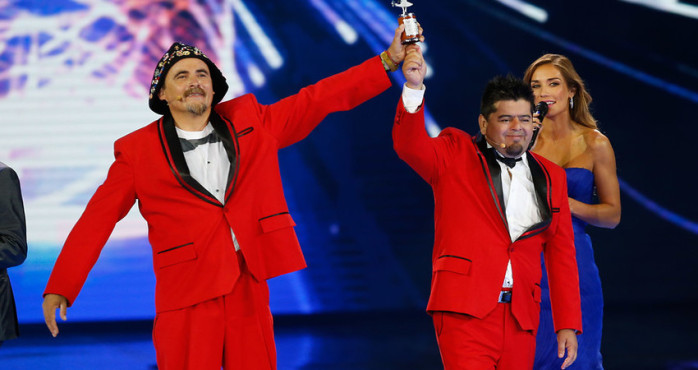 “El Flaco” de “Dinamita Show” sorprende combatiendo el fuego en Valparaíso