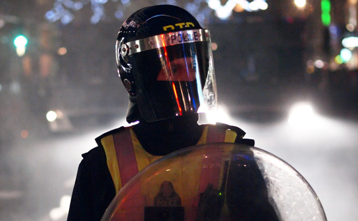 Este filipino es considerado el policía más guapo y hot del mundo