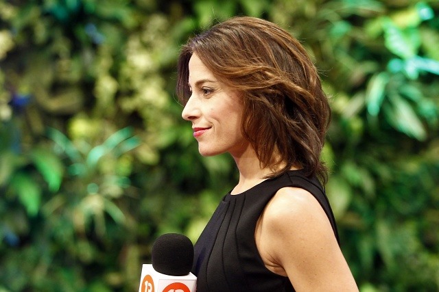 Constanza Santa María sorprendió con baile durante noticiero central de Canal 13