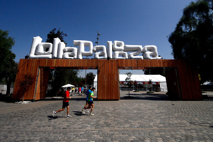 Importante artista nacional se baja de Lollapalooza por problemas de salud
