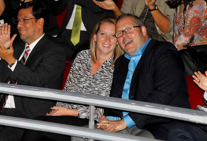 Hijo y nuera de presidenta Bachelet renuncian a militancia en PS