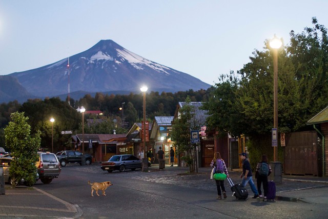 El lunes se retoman las clases en Pucón y Villarrica tras baja de la amenaza del volcán