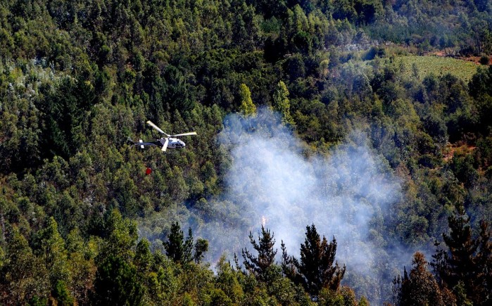 Continúa la Alerta Roja por incendios forestales en Ñuble, Concepción y Bío Bío