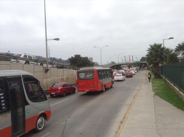 Paro de micros provoca enorme congestión vehicular en Valparaíso: Tiene un 90% de adhesión
