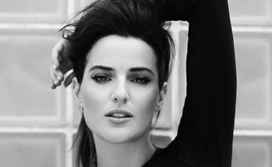 ¡Qué estilo!: Ex Miss Chile sorprendió con osado peto en Lollapalooza