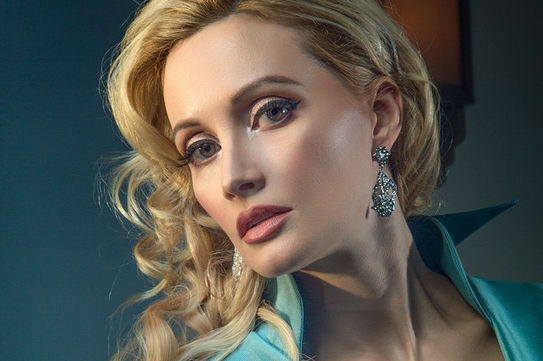 Ex conejita habló de su oscura vida en la mansión Playboy: Quiso suicidarse