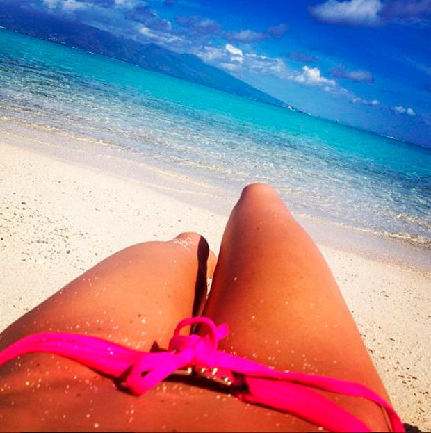 Ex chica 'Guardianes de la bahía' sorprende con sexys fotos desde Tahití