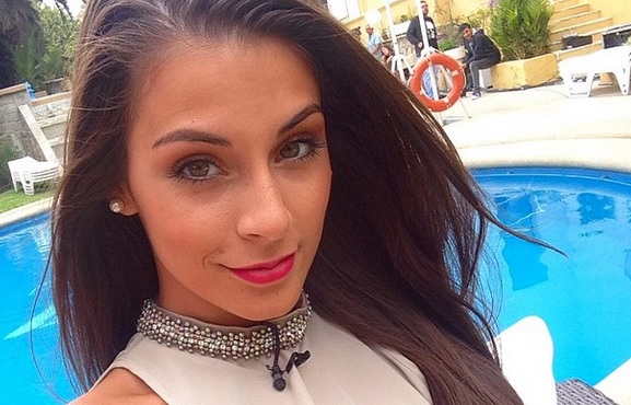 Ex Miss Chile sorprendió a sus seguidores con selfies arriba de la micro