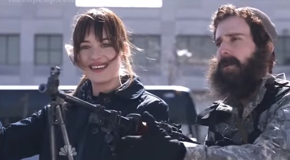 Sketch 'cómico' con actuación de Dakota Johnson causa fuerte polémica en Estados Unidos