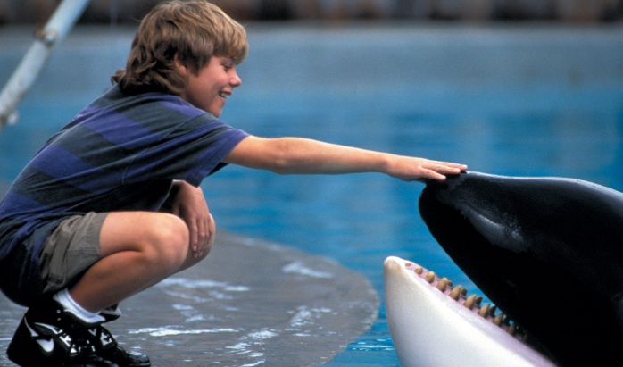 ¿Recuerdas al tierno niño de “Liberen a Willy”?: Creció y ahora se ve así