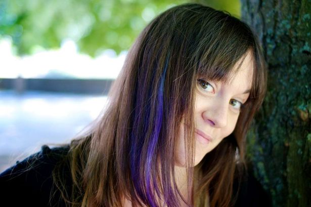 ¡Increíble! Mujer inglesa se somete a cirugía y le extirpan 10 órganos