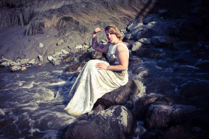 Esta mujer pasó por un feo divorcio: Así se deshizo de su vestido de novia