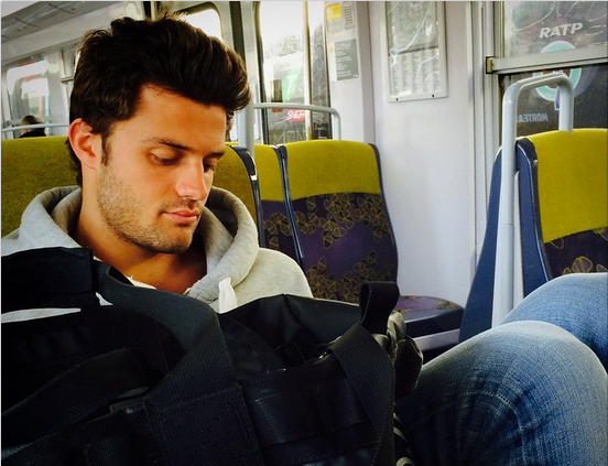 La cuenta de Instagram que muestra a los hombres más guapos del Metro de Paris