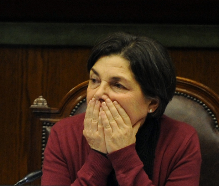 Ladrones huyen con millonario botín tras robar en departamento de ministra Saball