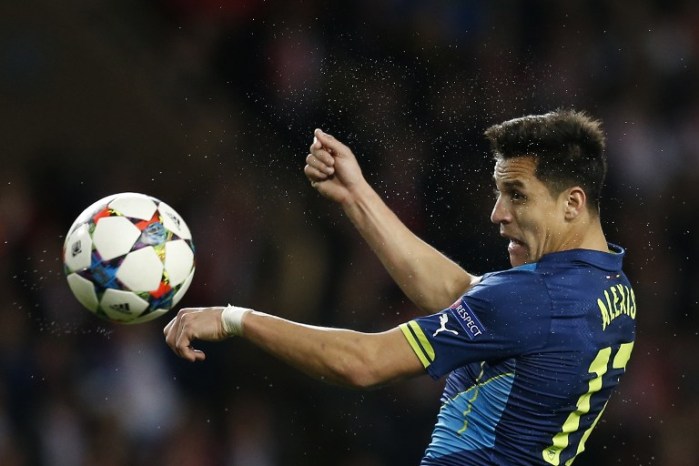 ¡Crack! Sánchez es reconocido en el 11 ideal del año en la Premier League