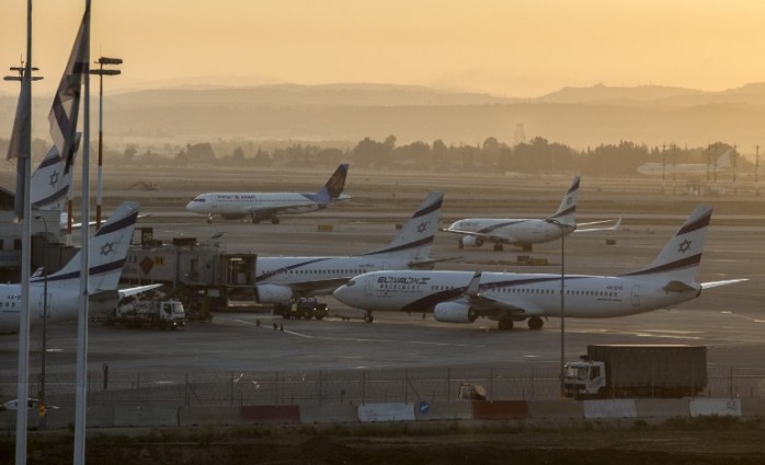 Fue insultada: Así logró evitar una tragedia aérea joven que notó extraño ruido