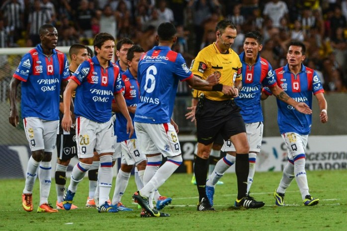 ¡Insólito! Roban en sede de equipo de fútbol mientras jugaba un partido