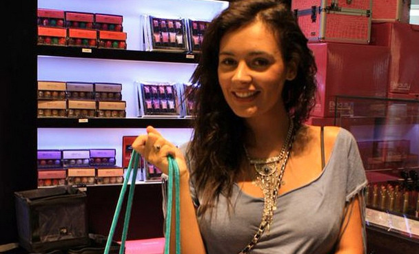 Dominique Gallego lanzó fuertes reclamos contra Transbank en Twitter