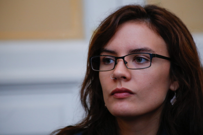 Twitter: Camila Vallejo y su pequeña hija enfurecen a ex parlamentario