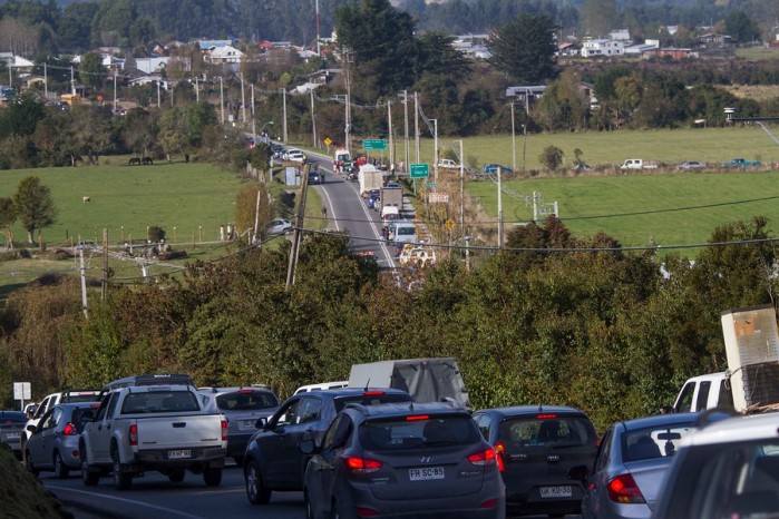 Ordenan evacuación preventiva de casi 2 mil personas por lahares del volcán Calbuco