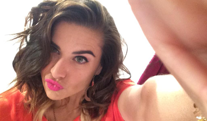 Ingrid Cruz comparte en Twitter foto del recuerdo junto a populares rostros