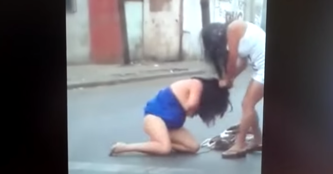 La brutal pelea callejera entre dos mujeres que impactó a vecinos de Iquique