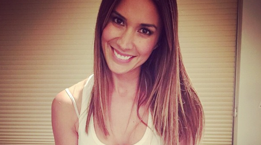 El escotado vestido con el que Vane Borghi arrasó en lanzamiento de revista