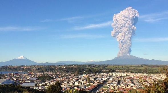 Los Lagos: Las impactantes imágenes de la erupción del volcán Calbuco