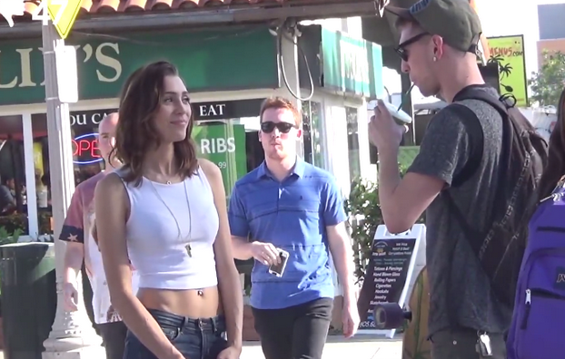 Bella mujer le preguntó a 100 extraños si tendrían sexo con ella: ¿Cuántos aceptaron?