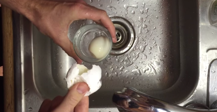 ¿Problemas para pelar un huevo duro? Aprende a hacerlo en 3 segundos