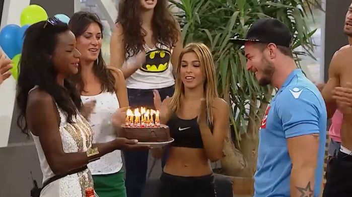 ¡Desenfrenada noche! Así celebró su cumpleaños Tony Spina fuera del reality