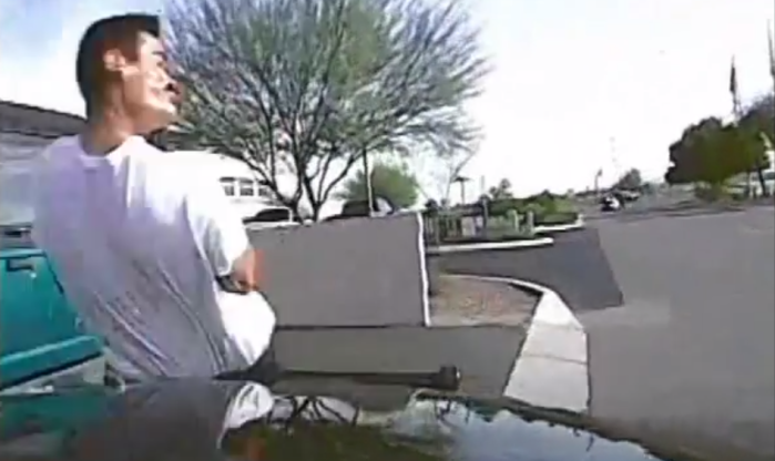 Policía atropelló sin compasión a delincuente que asaltó supermercado en EEUU