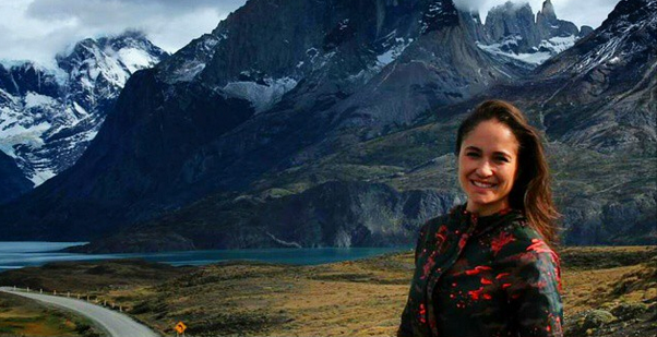 Francini Amaral sorprende con nuevo look en evento benéfico