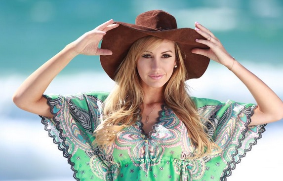 La bella actriz porno que acusa a Charlie Sheen de haberla estrangulado