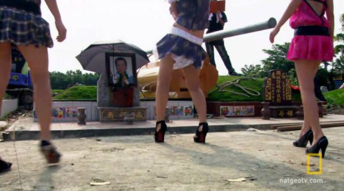 La insólita razón por la que contratan strippers para los funerales chinos