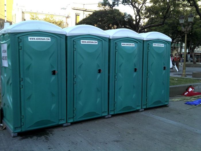 5 complicadas infecciones que te puedes contagiar usando un baño químico