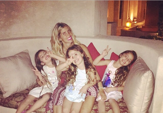 Lujosas carteras de las hijas de Coté López dividen redes por su alto valor