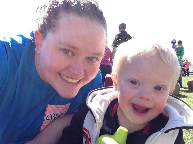 La respuesta de madre a la cajera que le dijo que debió abortar a su hijo