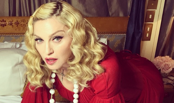 Madonna se va en contra de Instagram por censurada foto en topless