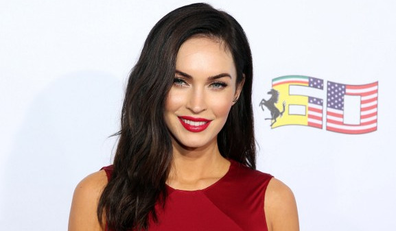 Megan Fox impacta con irreconocible look en grabación de su nueva cinta