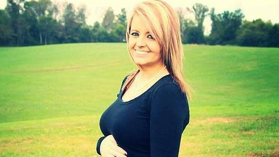 Joven que estuvo en coma despierta y descubre que ha tenido una guagua