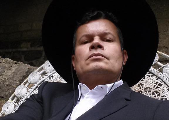 Felipe Bianchi pierde la paciencia en Twitter y termina siendo troleado