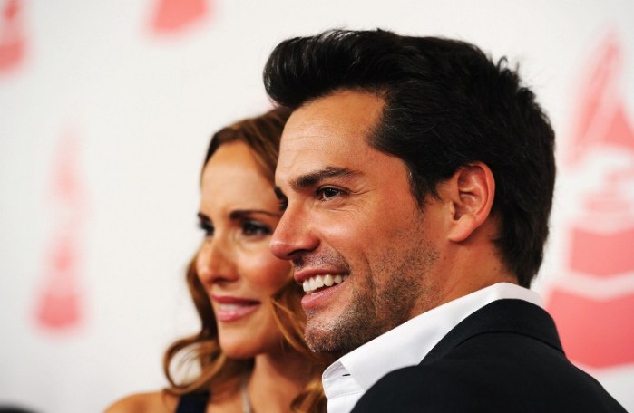 Cristián de la Fuente presume entrenando en el gimnasio con Carlos Ponce