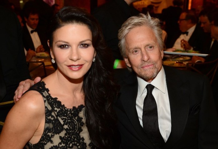 Catherine Zeta-Jones sorprende con drástica baja de peso