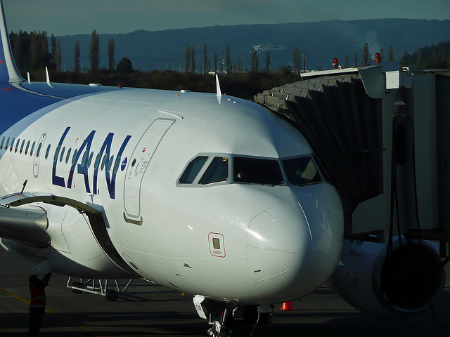 Pasajero de LAN murió tras sufrir paro cardiorrespiratorio en vuelo Puerto Montt - Chiloé