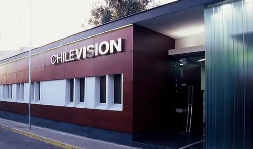 ¡Golpe bajo en la TV! Rostro fuerte de Chilevisión renunció al canal