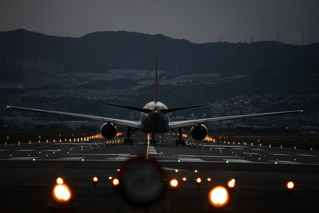 Francés lanzó falso aviso de bomba para que su novia no perdiera el avión