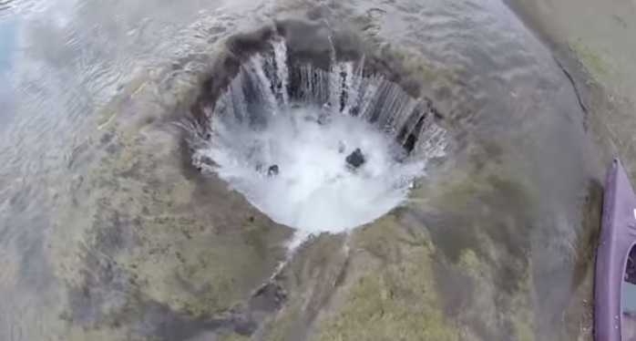 Sin explicación: El extraño agujero que se traga por completo un lago en EEUU