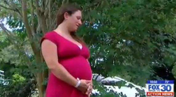 'Gringa' embarazada fue atacada por su vecina porque creía que era bruja